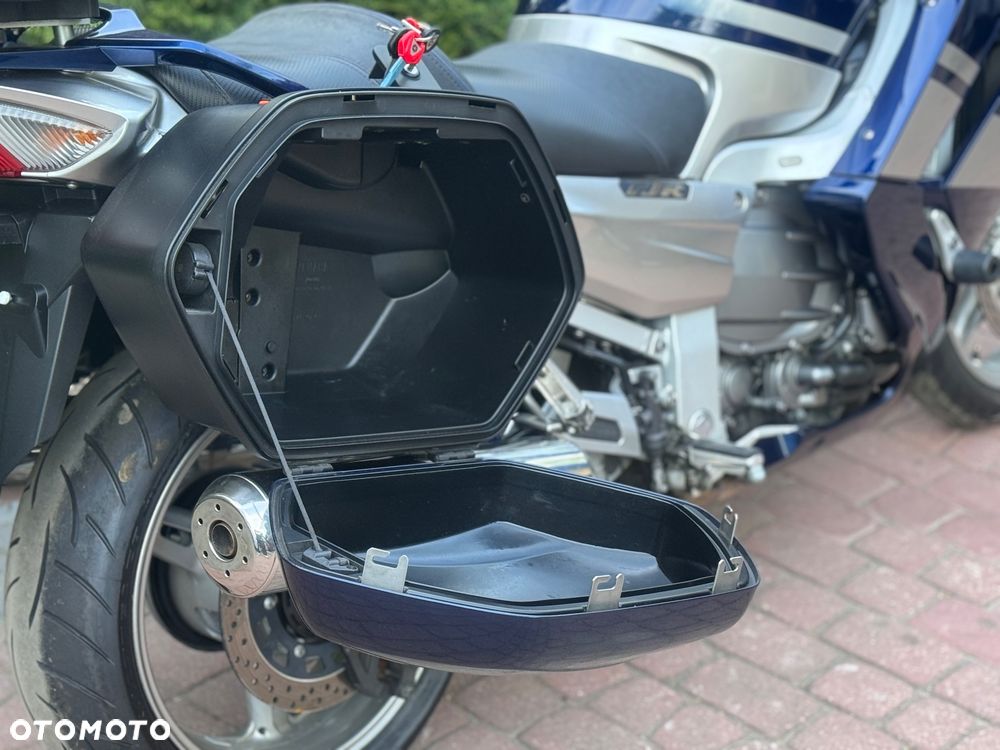 Yamaha FJR - 25