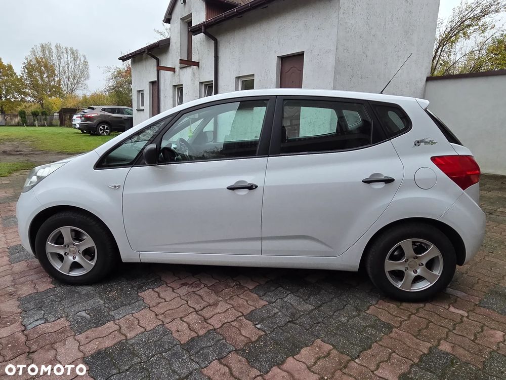 Kia Venga - 15