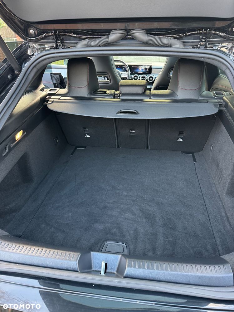 Mercedes-Benz CLA 200 d 8G-DCT AMG Line - 19