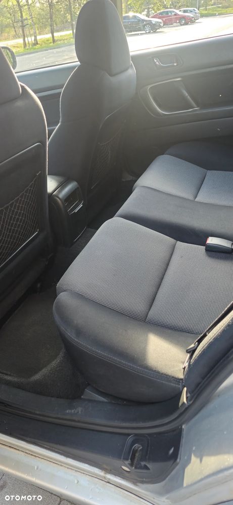 Subaru Legacy - 18