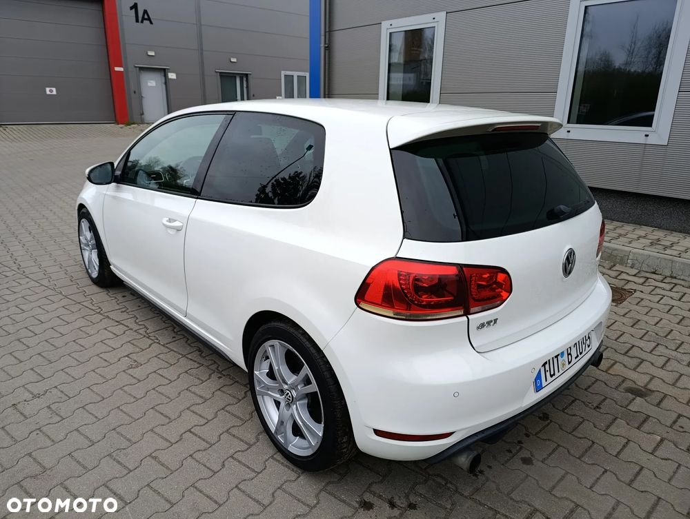 Volkswagen Golf 2.0 GTI - 12