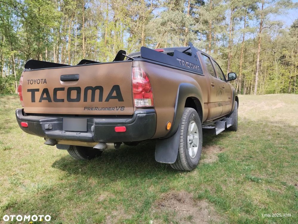 Toyota Tacoma - 13