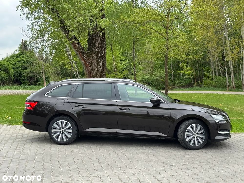 Skoda Superb 2.0 TDI SCR Style DSG - 5