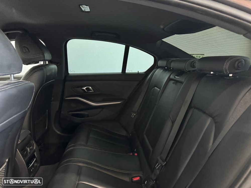 BMW 330 e Pack M Auto - 12