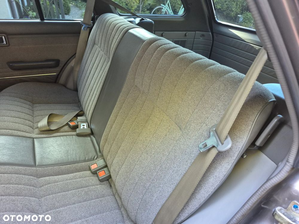 Nissan Bluebird 2.0 SLX - 11
