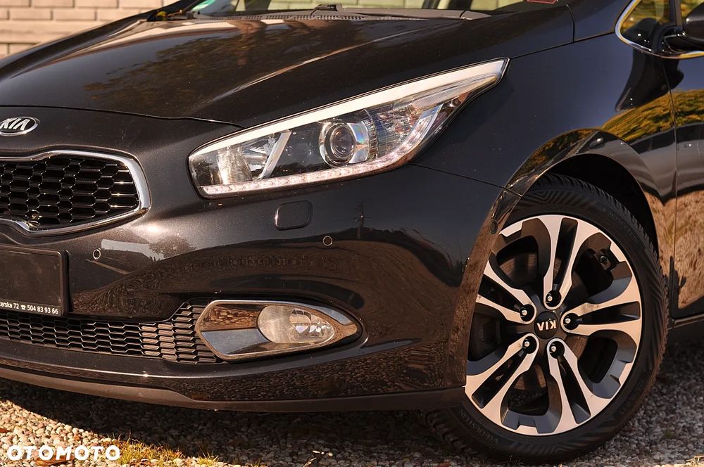 Kia Ceed 1.6 CRDi 128 Platinum Edition - 34