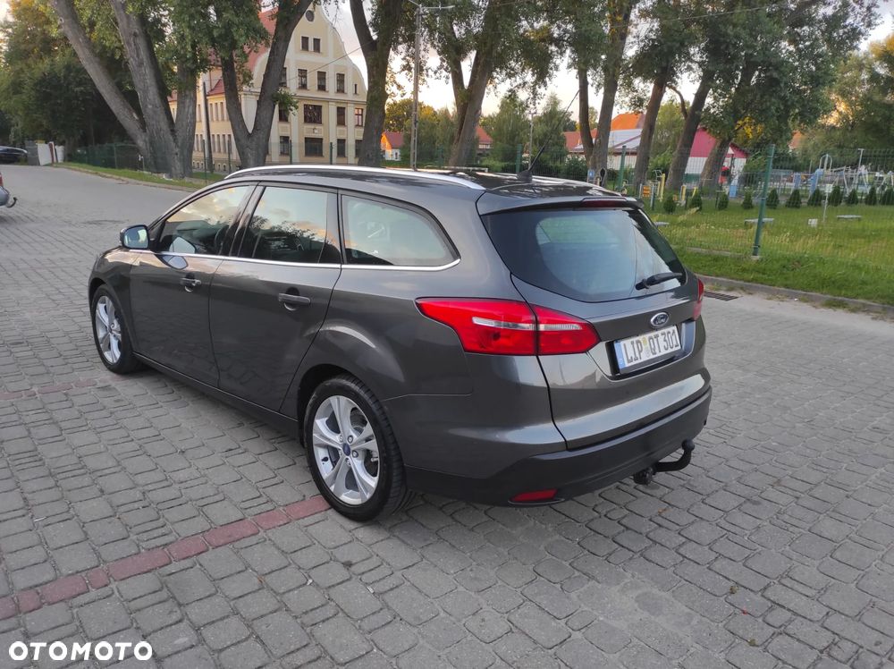 Ford Focus 1.6 TDCi DPF SYNC Edition - 9