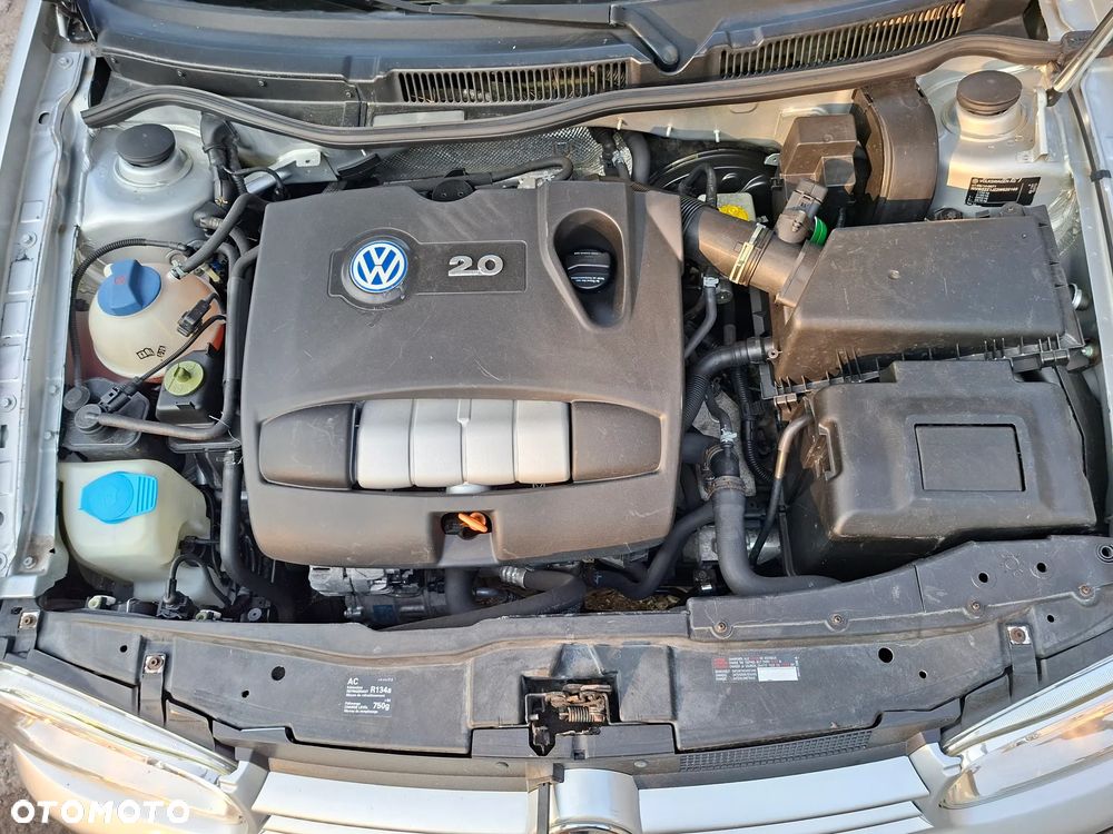 Volkswagen Golf 2.0 Comfortline - 25