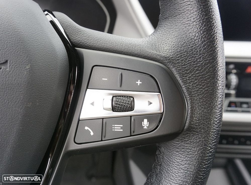 BMW 116 d Line Sport — fotografia 6