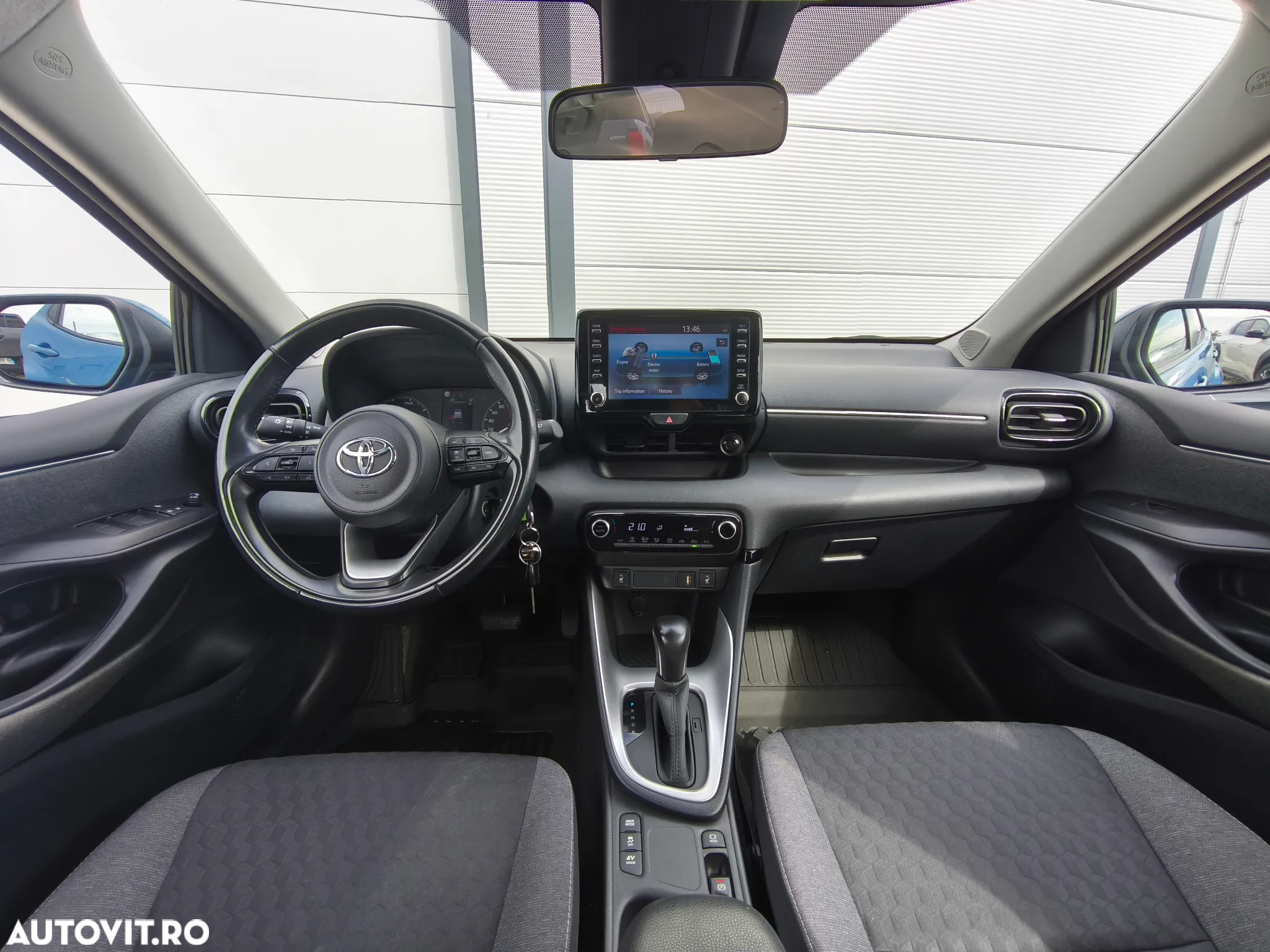 Toyota Yaris - 10