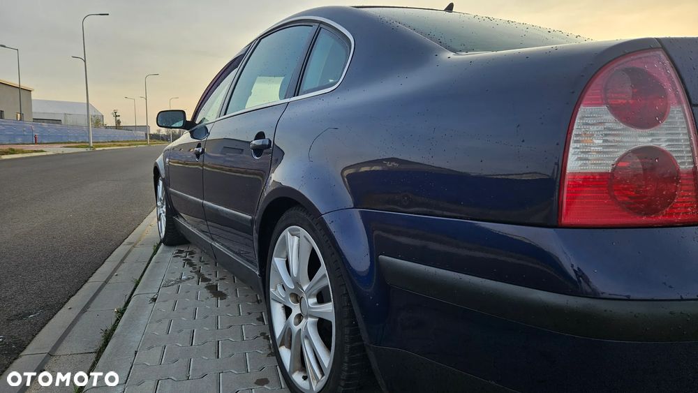 Volkswagen Passat 1.8T Basis - 24