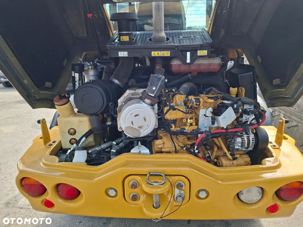 Caterpillar CAT 908 M - 18