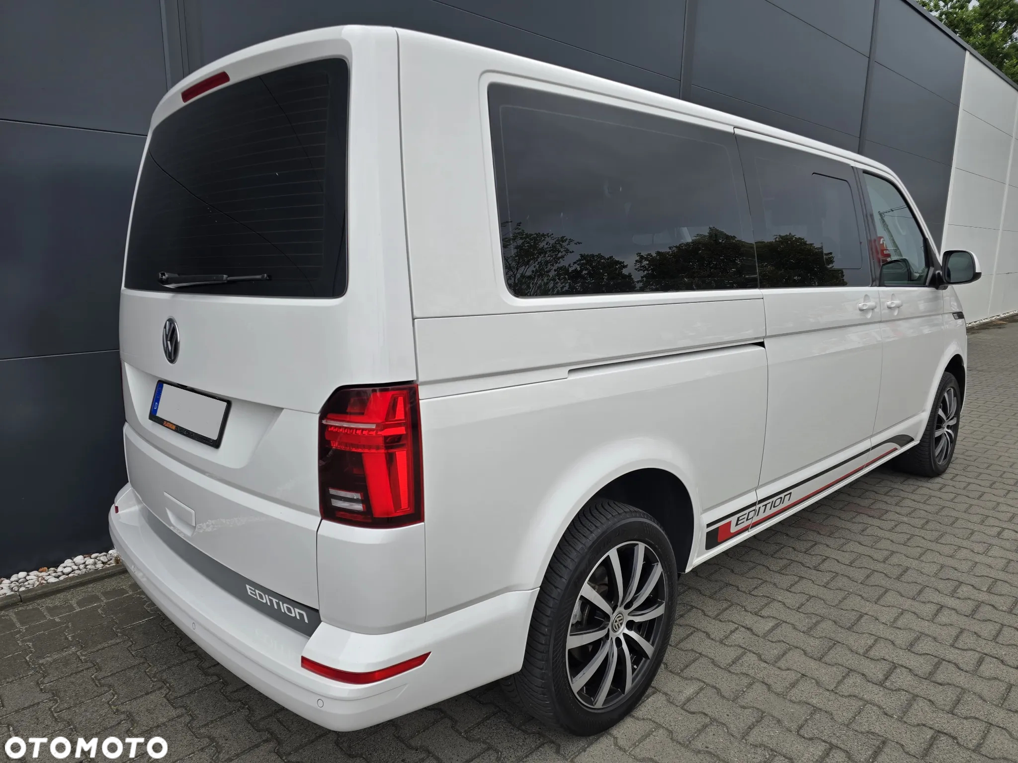 Volkswagen Transporter Kombi T6.1 TDI L2H1 DSG - 4