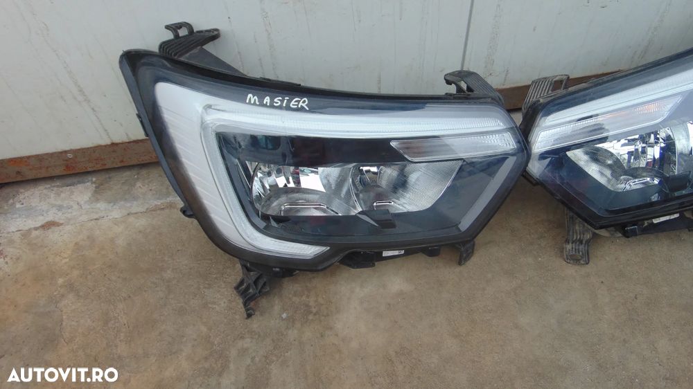 Faruri stanga/dreapta Renault Master 4 an 2022 cod 260607867R - 3