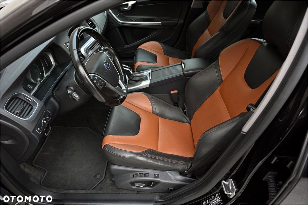 Volvo V60 Cross Country D4 Geartronic Summum - 17