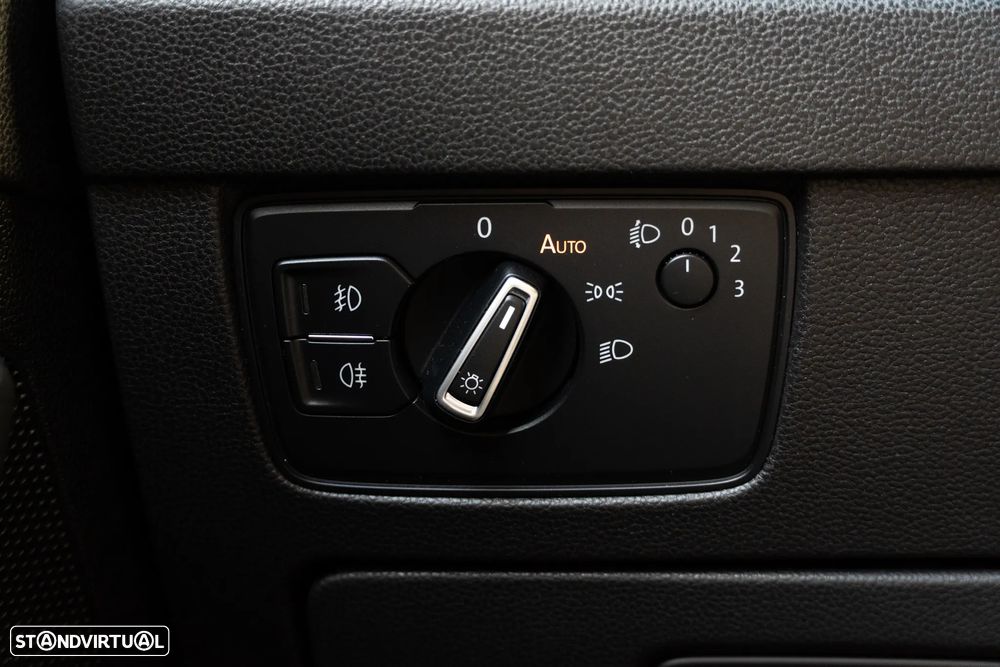 VW Passat Variant 1.6 TDI SCR DSG Business - 28