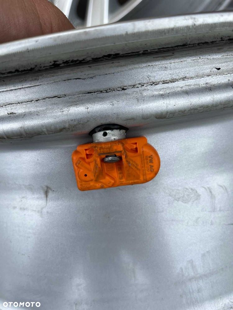 Oryginalne alufelgi VW 5x112 17 cali Czujniki Passat B8 Golf Touran - 3