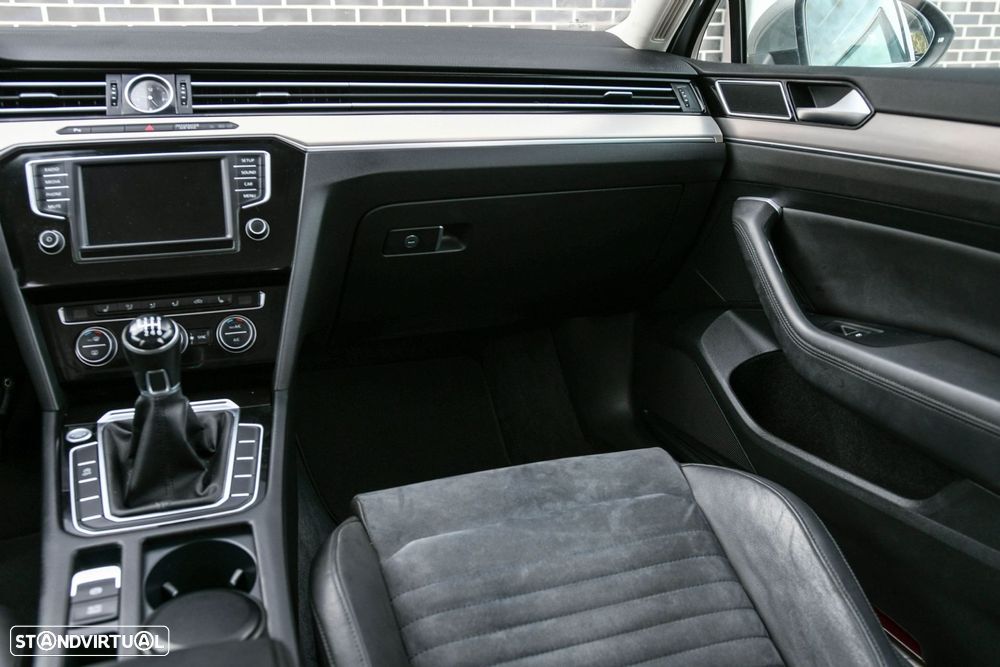 VW Passat Variant 2.0 TDI Highline - 6