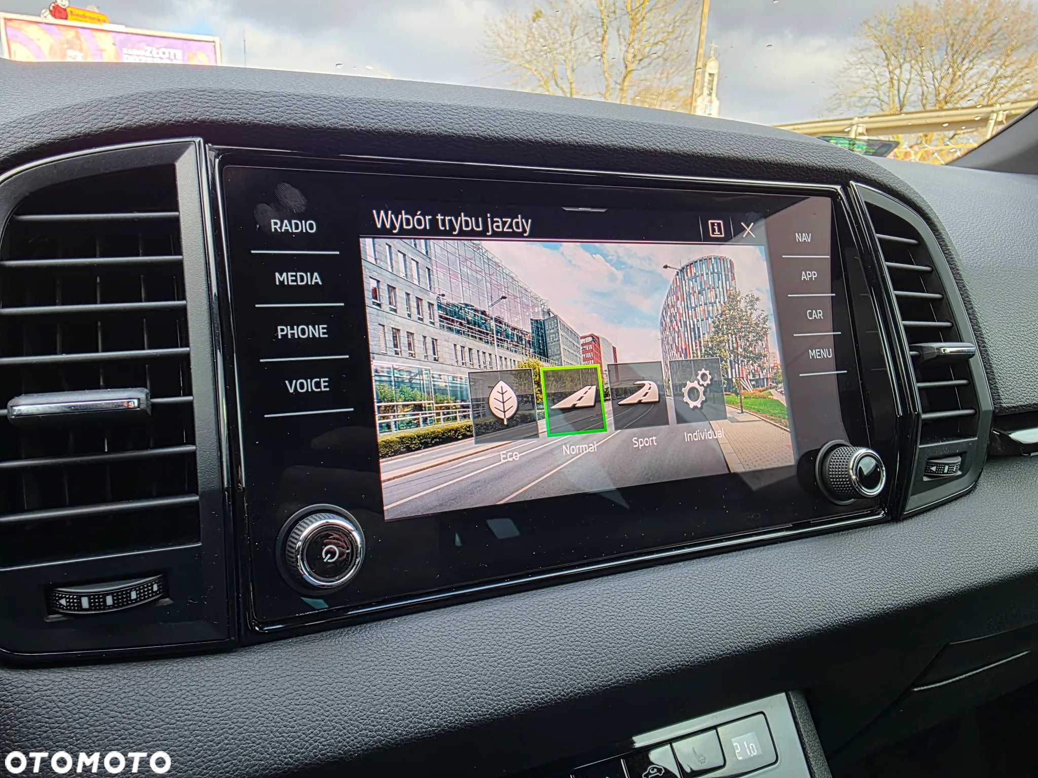 Skoda Karoq 1.5 TSI ACT Sportline DSG - 22