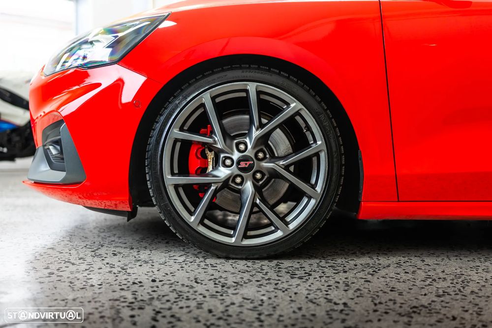 Ford Focus 2.3 EcoBoost S&S ST c/ Pack Estilo - 28