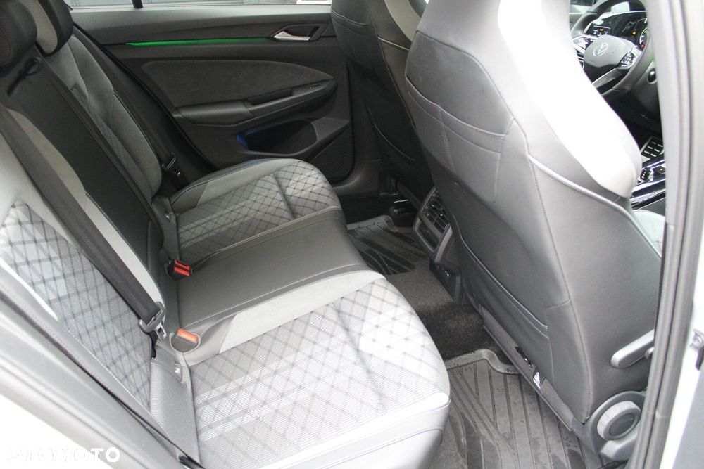 Volkswagen Golf 1.5 eTSI EVO R-Line DSG - 16