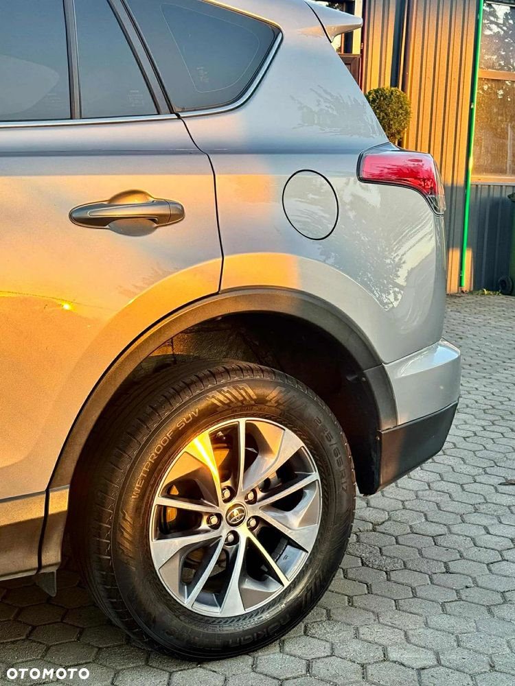 Toyota RAV4 - 8