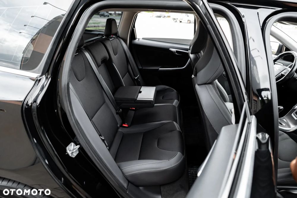Volvo XC 60 D4 Ocean Race - 21