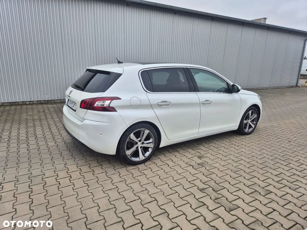 Peugeot 308 - 8