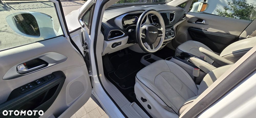 Chrysler Pacifica - 6