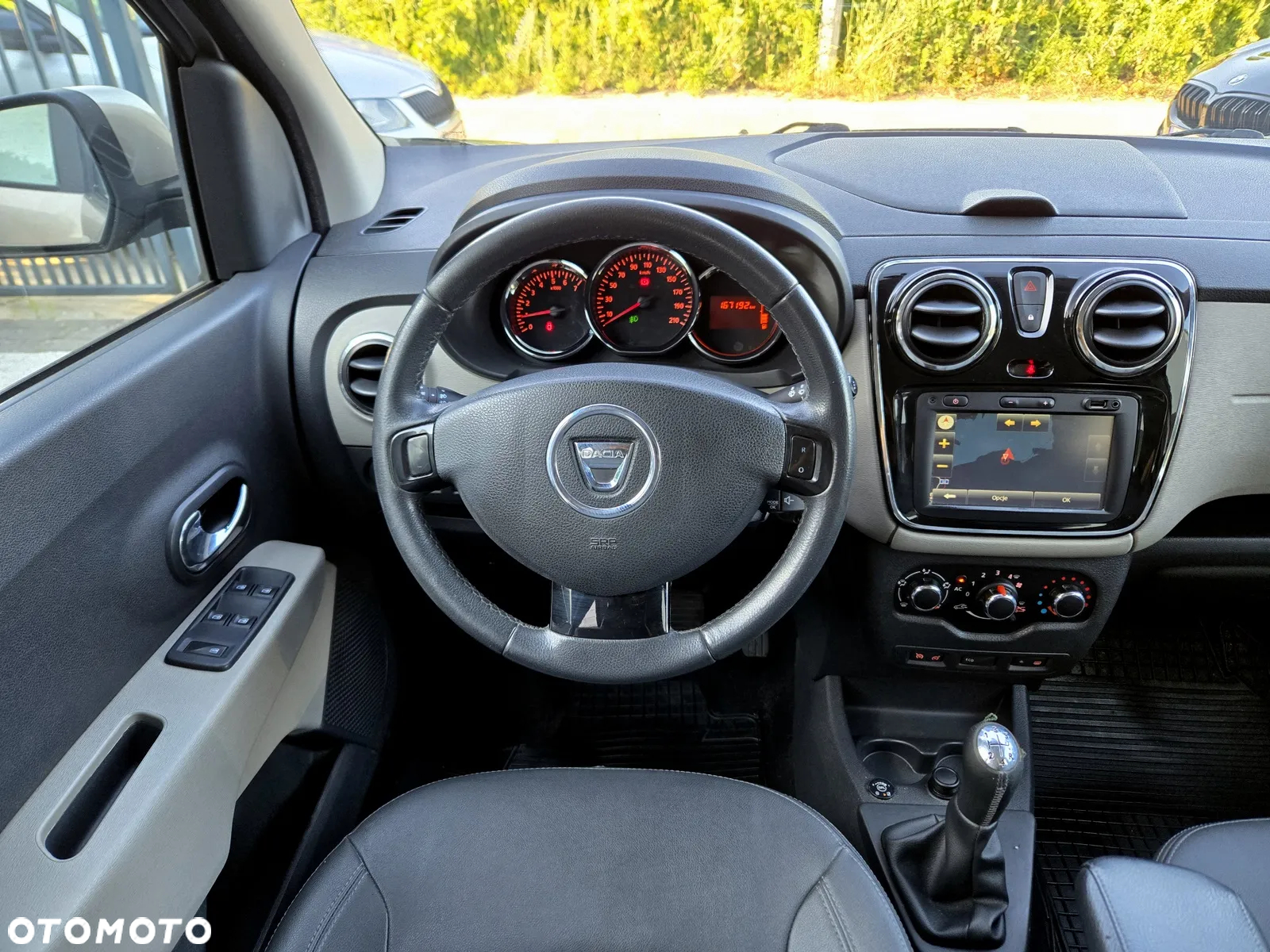 Dacia Lodgy 1.6 MPI 85 Laureate - 6