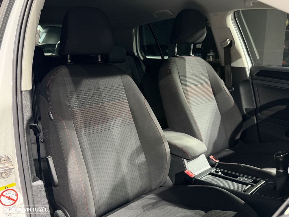 VW Golf 1.4 TSI Sound - 42