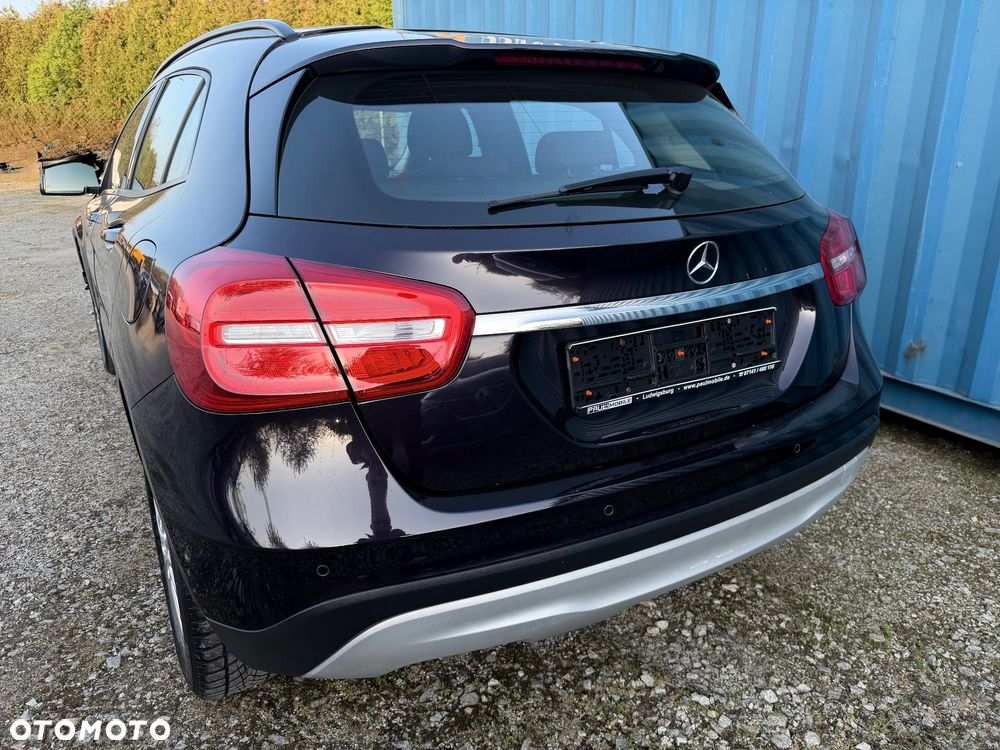 Mercedes-Benz GLA 180 Urban - 7
