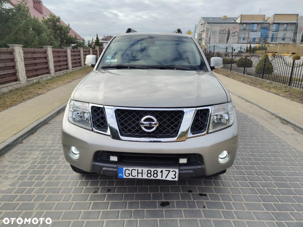 Nissan Pathfinder 2.5 DCi SE - 15