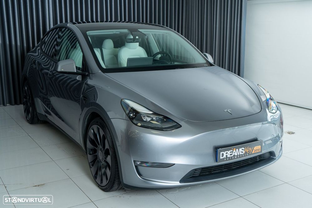Tesla Model Y Performance Dual Motor AWD - 34