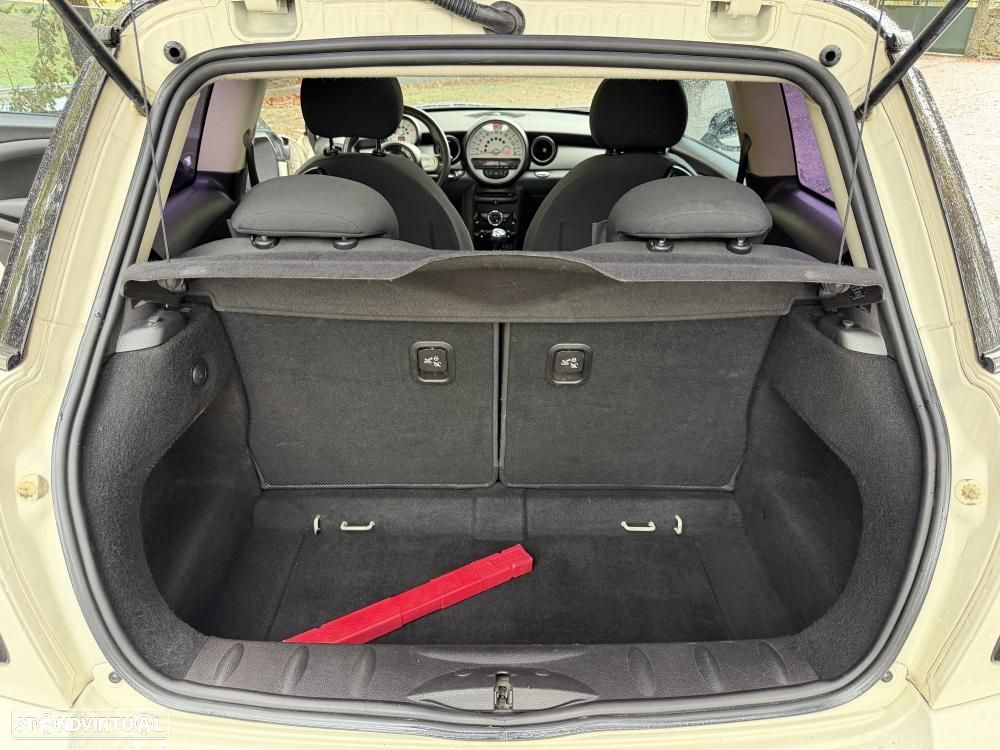 MINI 3 Portas Cooper D - 19