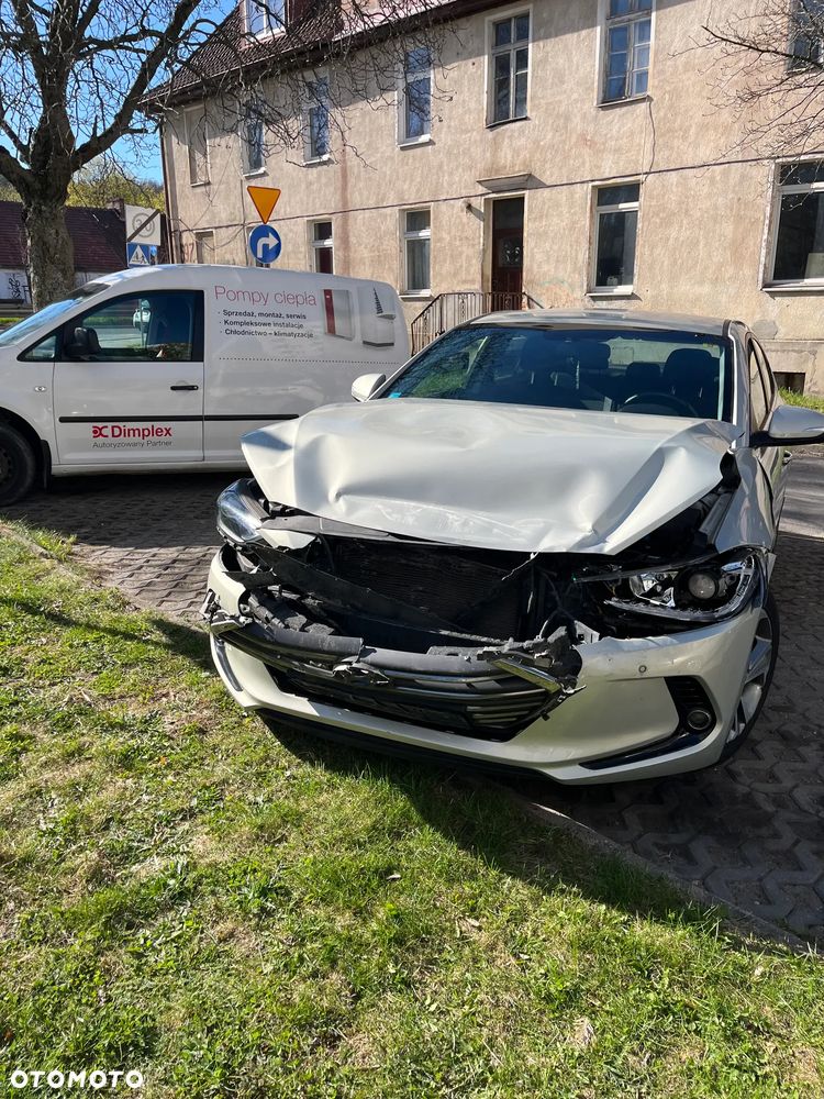 Hyundai Elantra 1.6 Style - 10