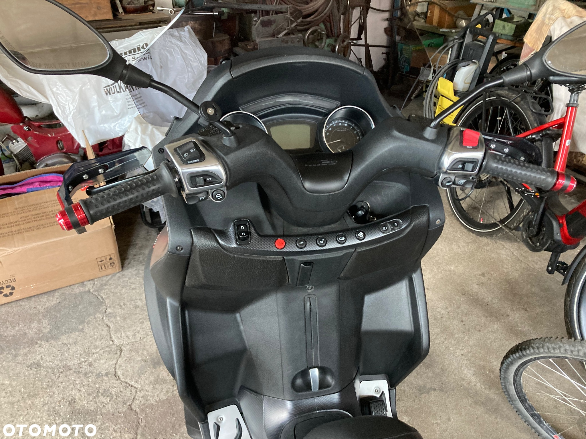Piaggio MP-3 - 7