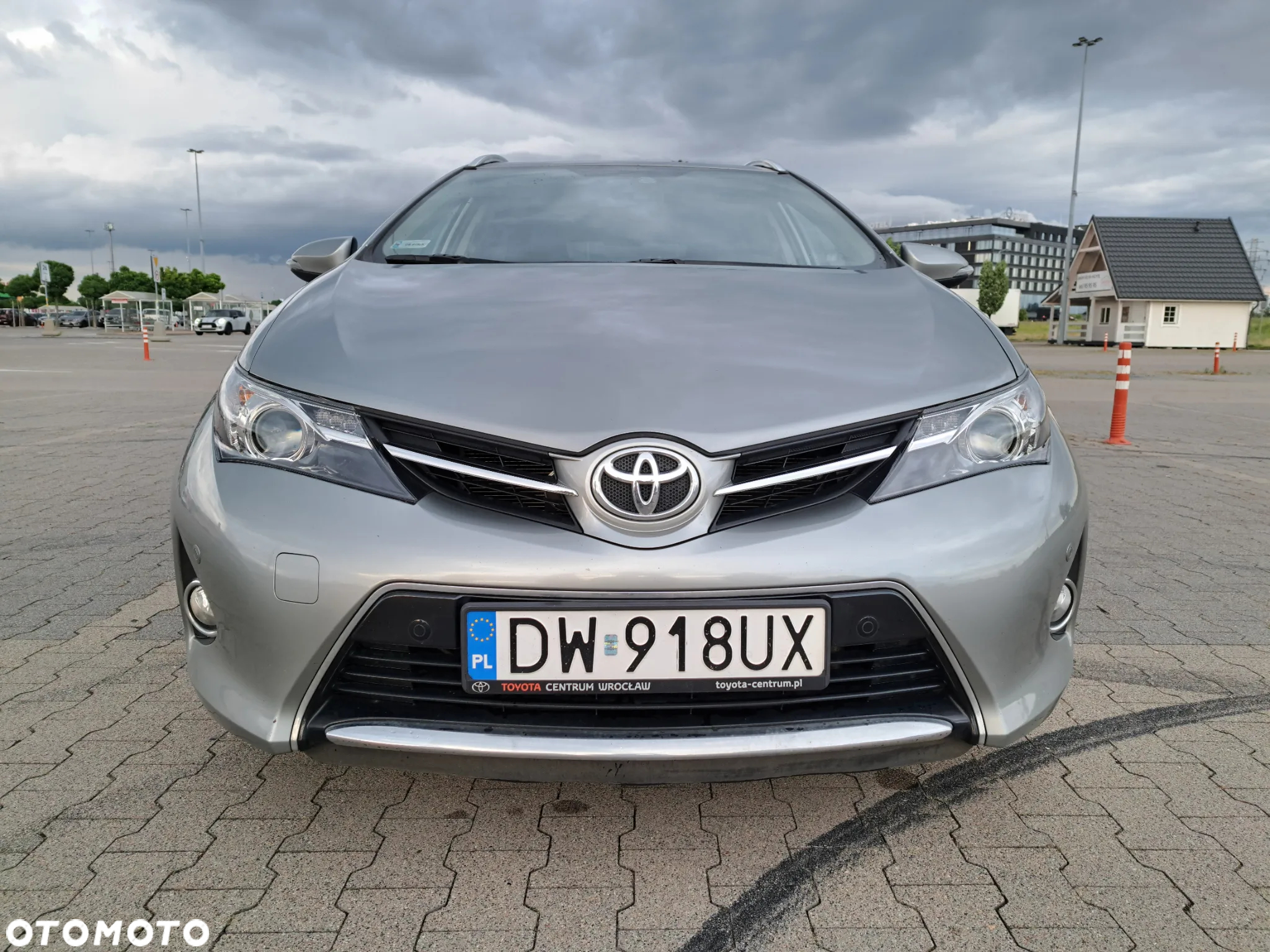 Toyota Auris 1.6 Premium + - 2