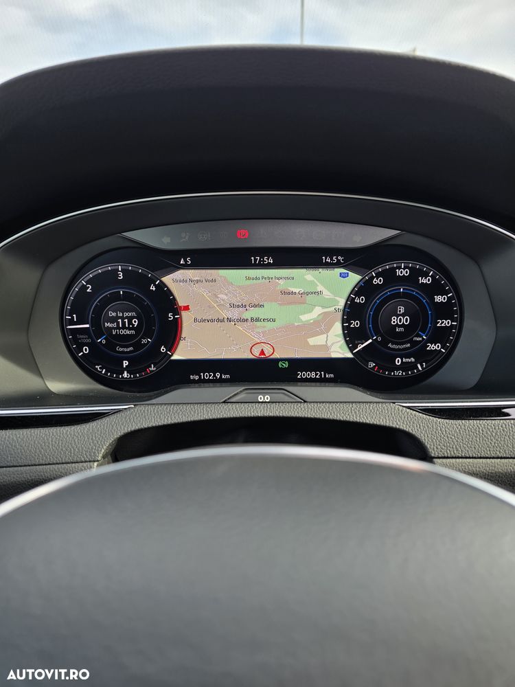 Volkswagen Passat - 13