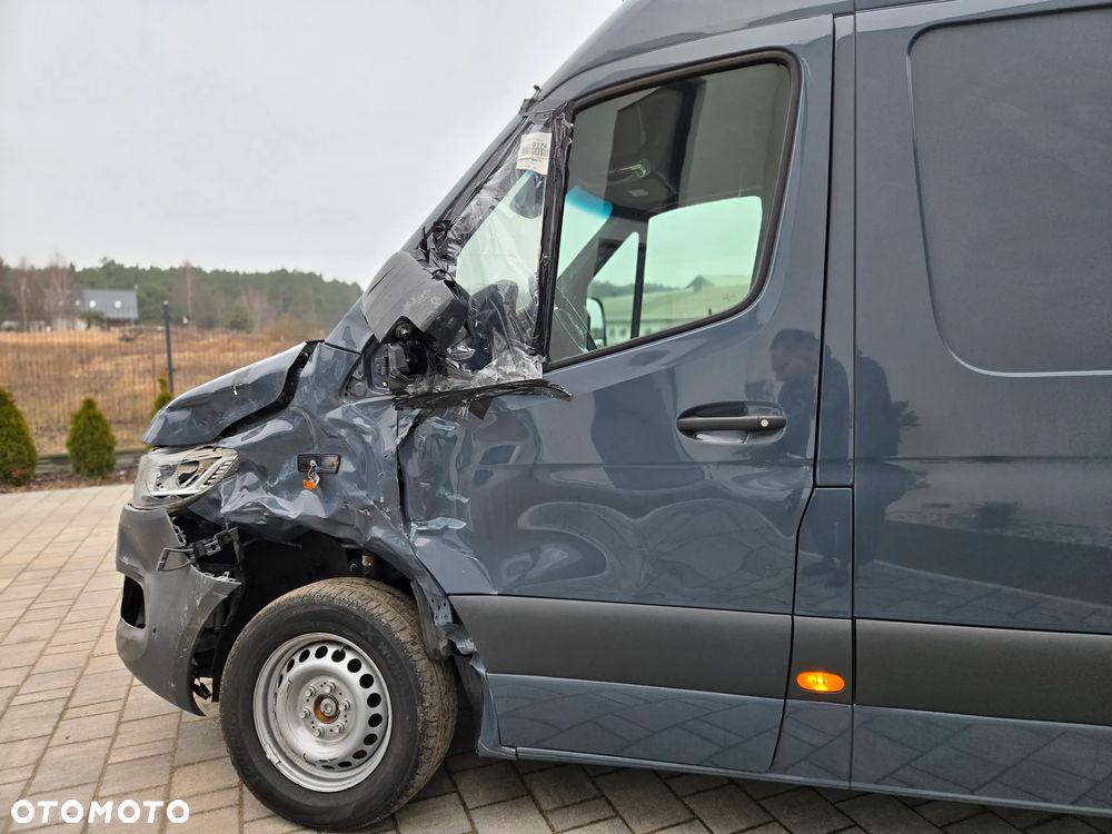 Mercedes-Benz Sprinter - 13