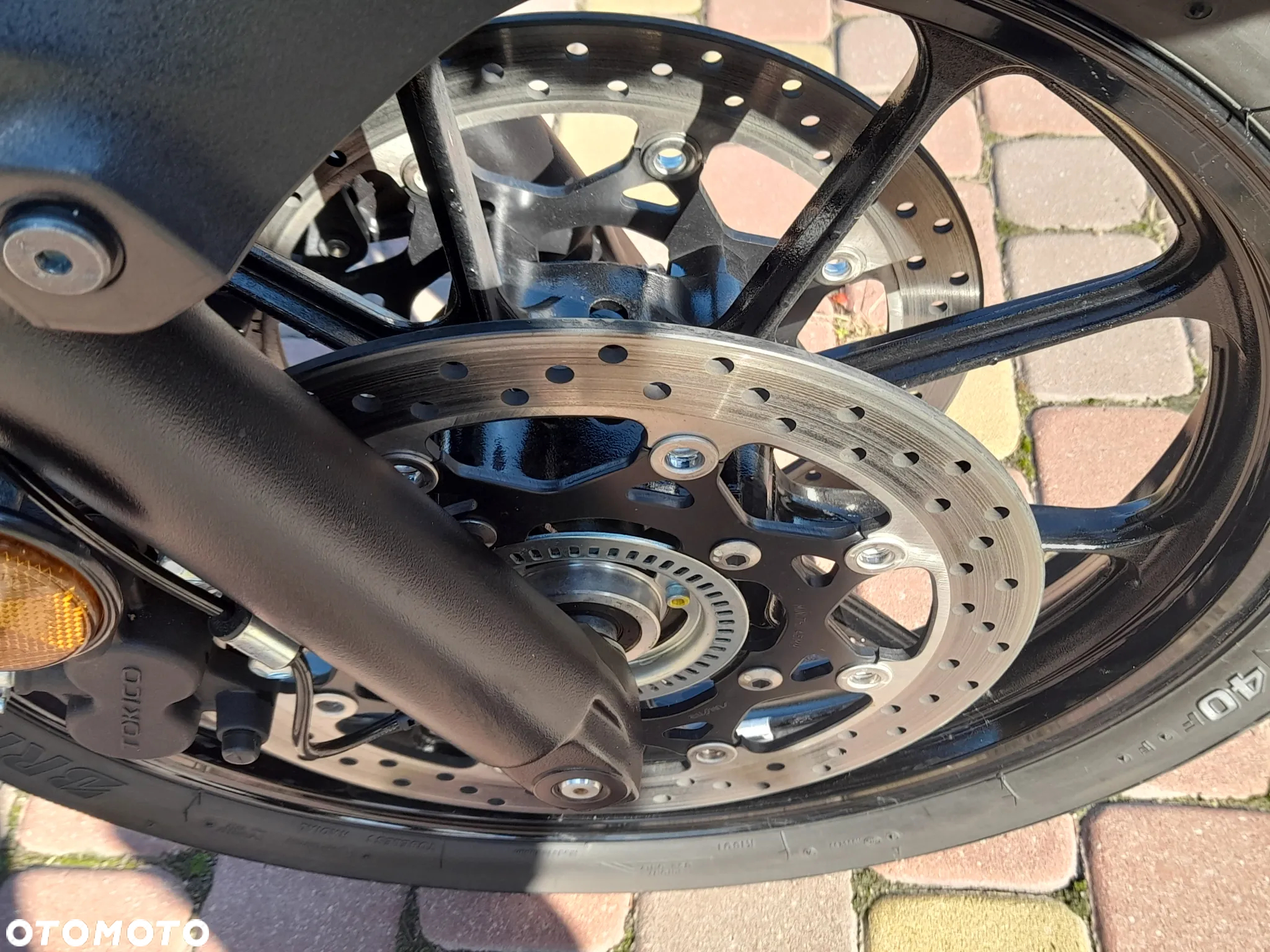 Suzuki V-STROM - 8