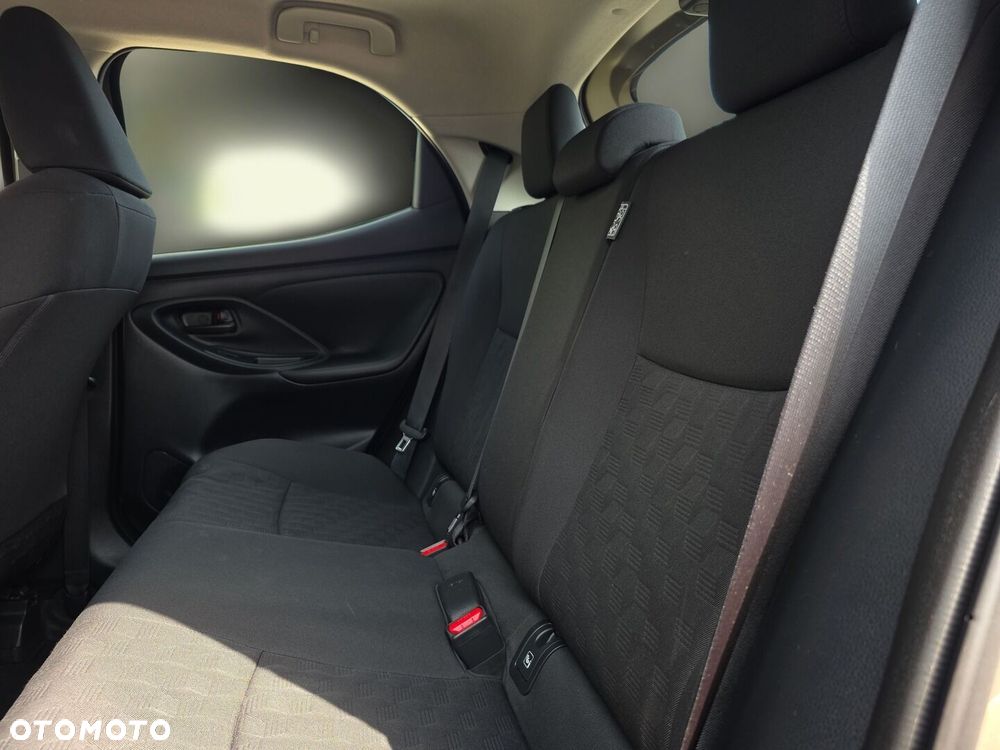 Toyota Yaris - 12
