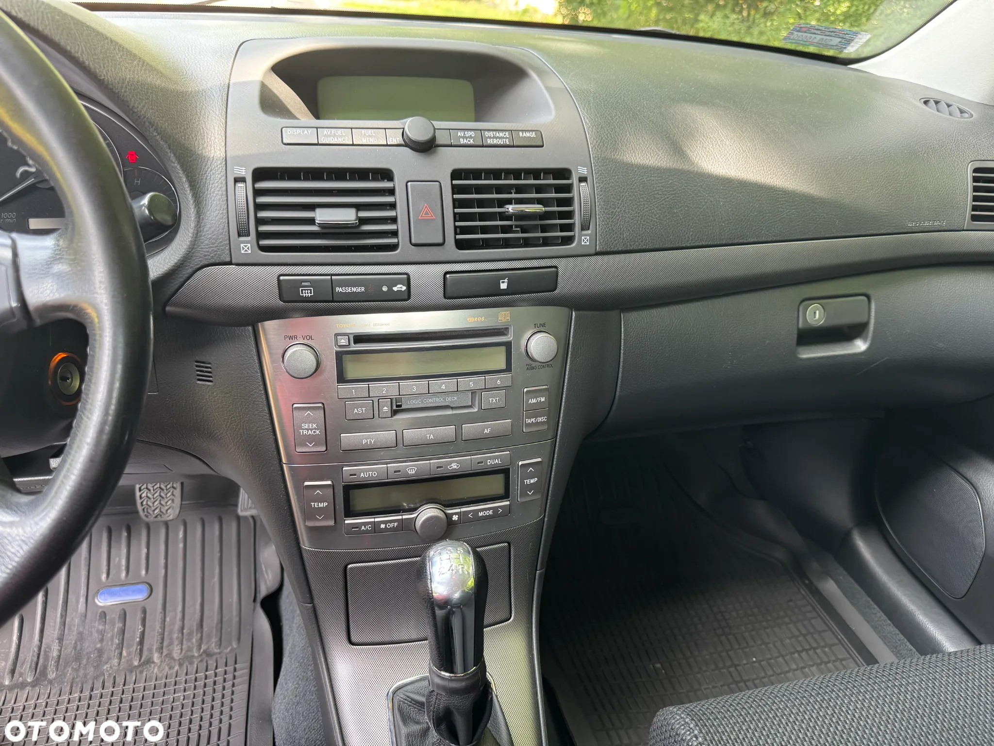 Toyota Avensis - 11