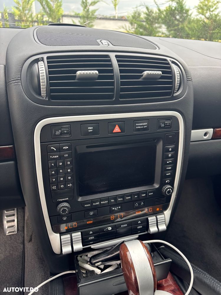 Porsche Cayenne Turbo Aut - 8