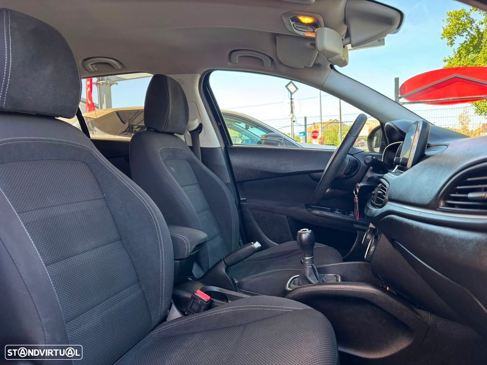 Fiat Tipo Station Wagon 1.3 M-Jet Lounge - 32