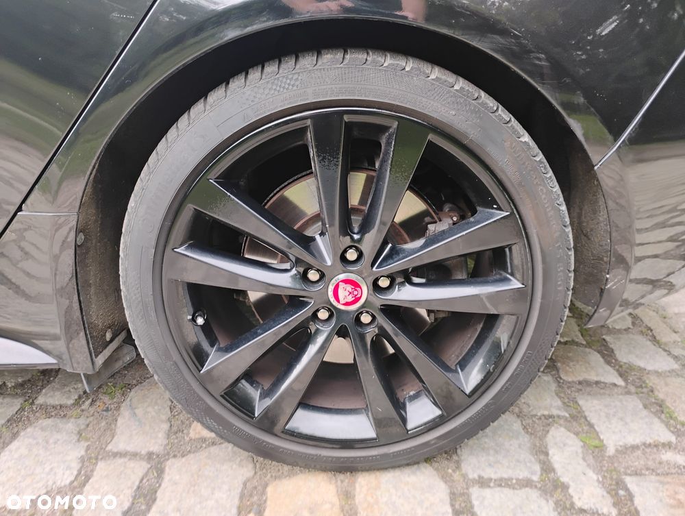 Jaguar XE 2.0 D AWD R-Sport - 12