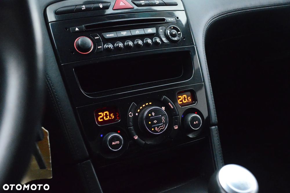 Peugeot RCZ 1.6 200 THP Onyx - 24