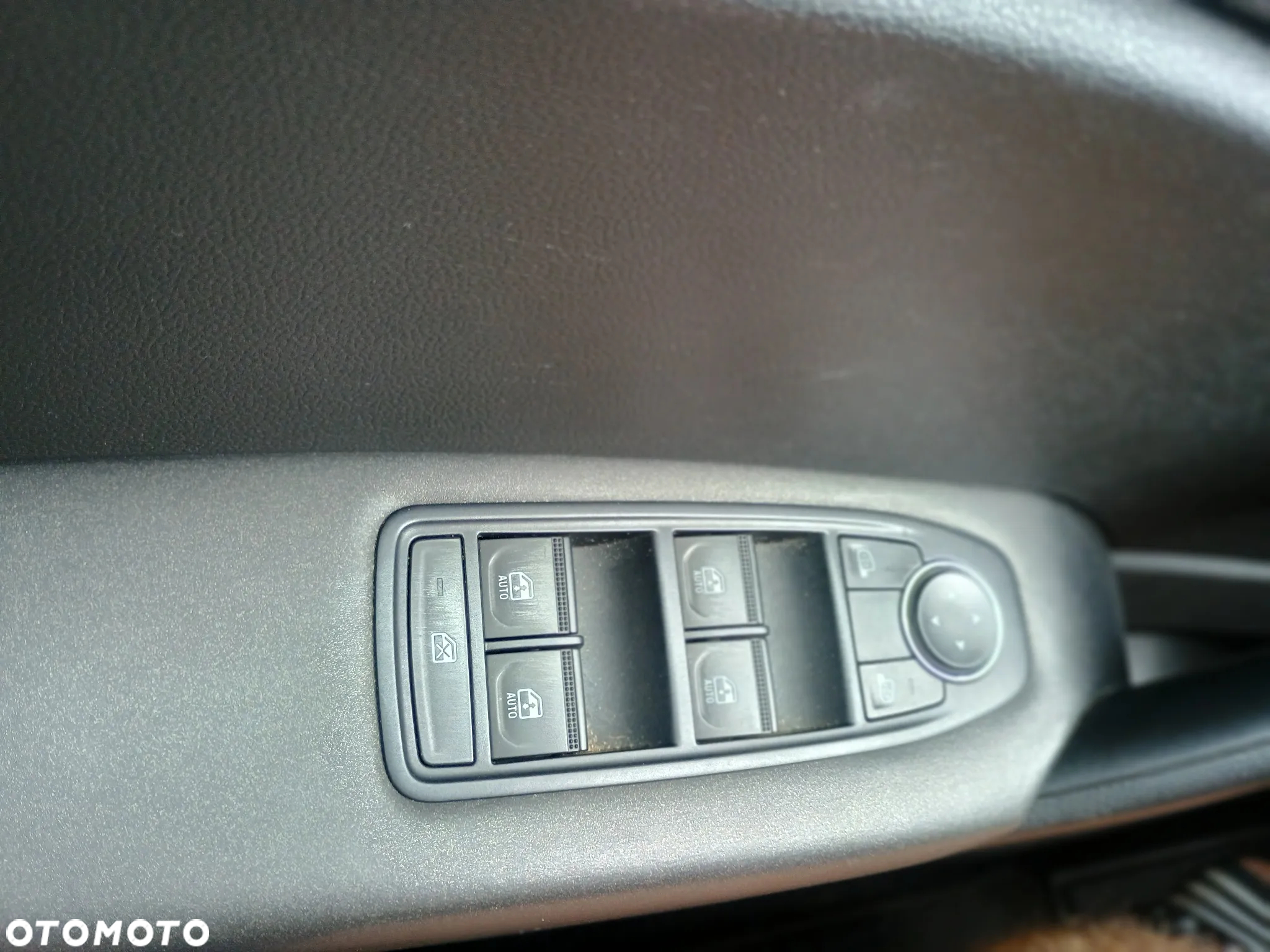 Renault Captur 1.6 E-TECH Full Hybrid 145 Intens - 11