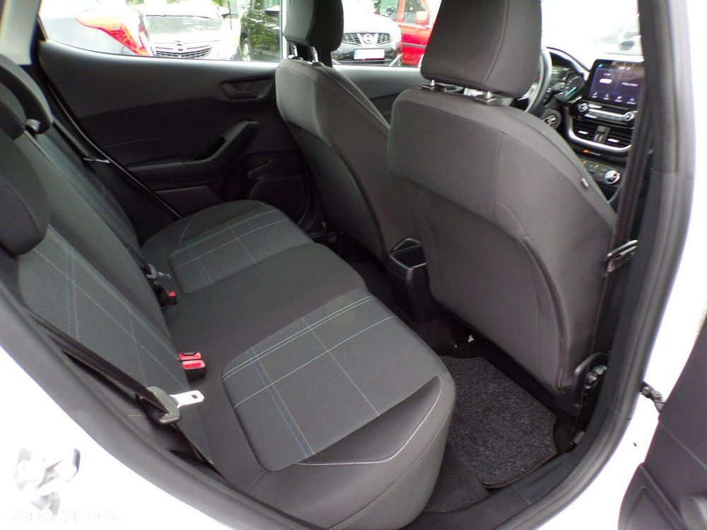 Ford Fiesta - 30