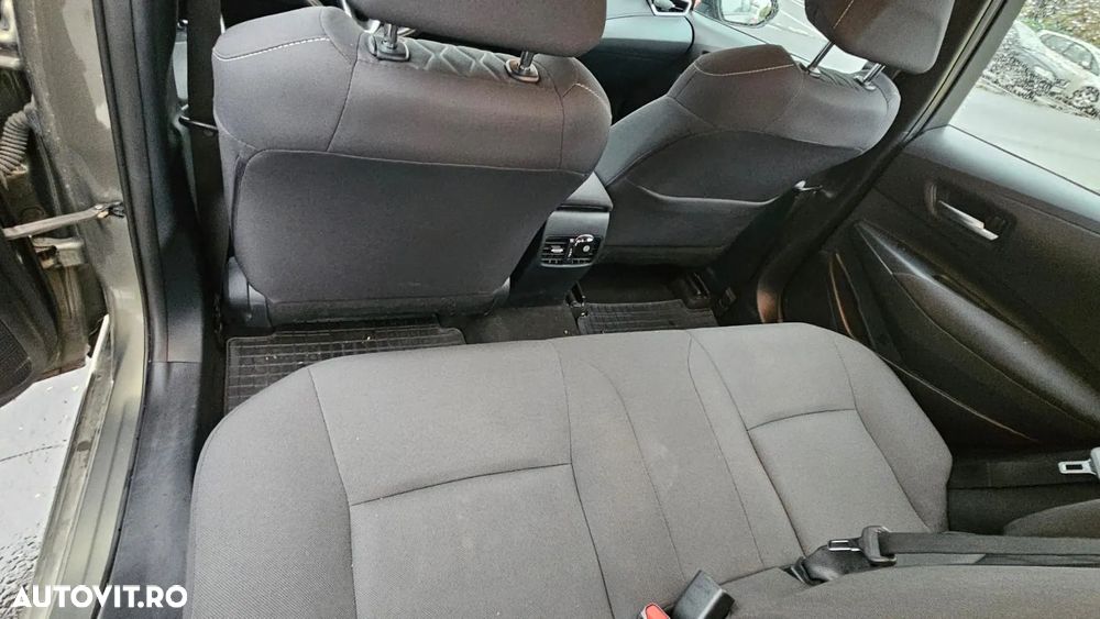 Toyota Corolla 1.8 Hybrid Comfort - 13